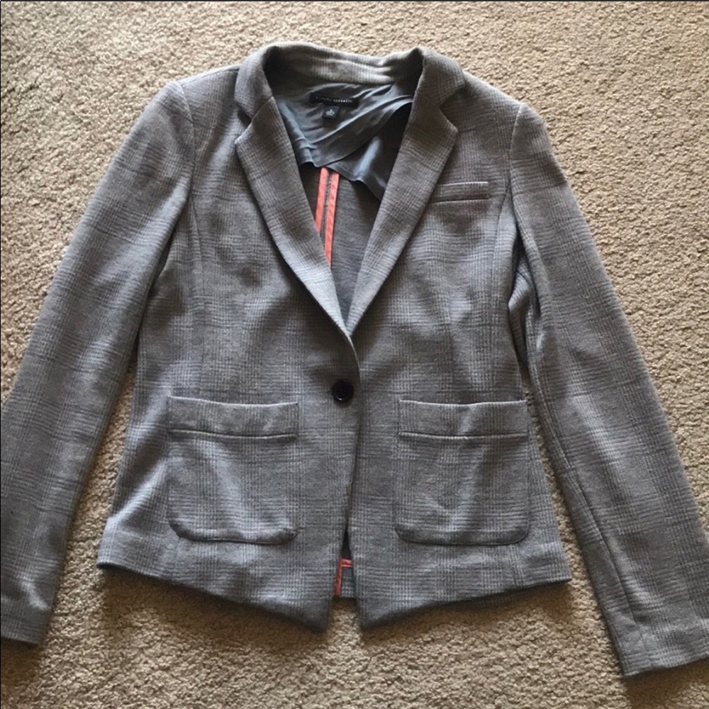 Blazer‎ - Picture 2 of 4